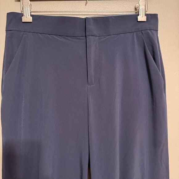 Athleta Tribeca crop navy wide leg pants with snap slits at bottom size 6 - Picture 4 of 9